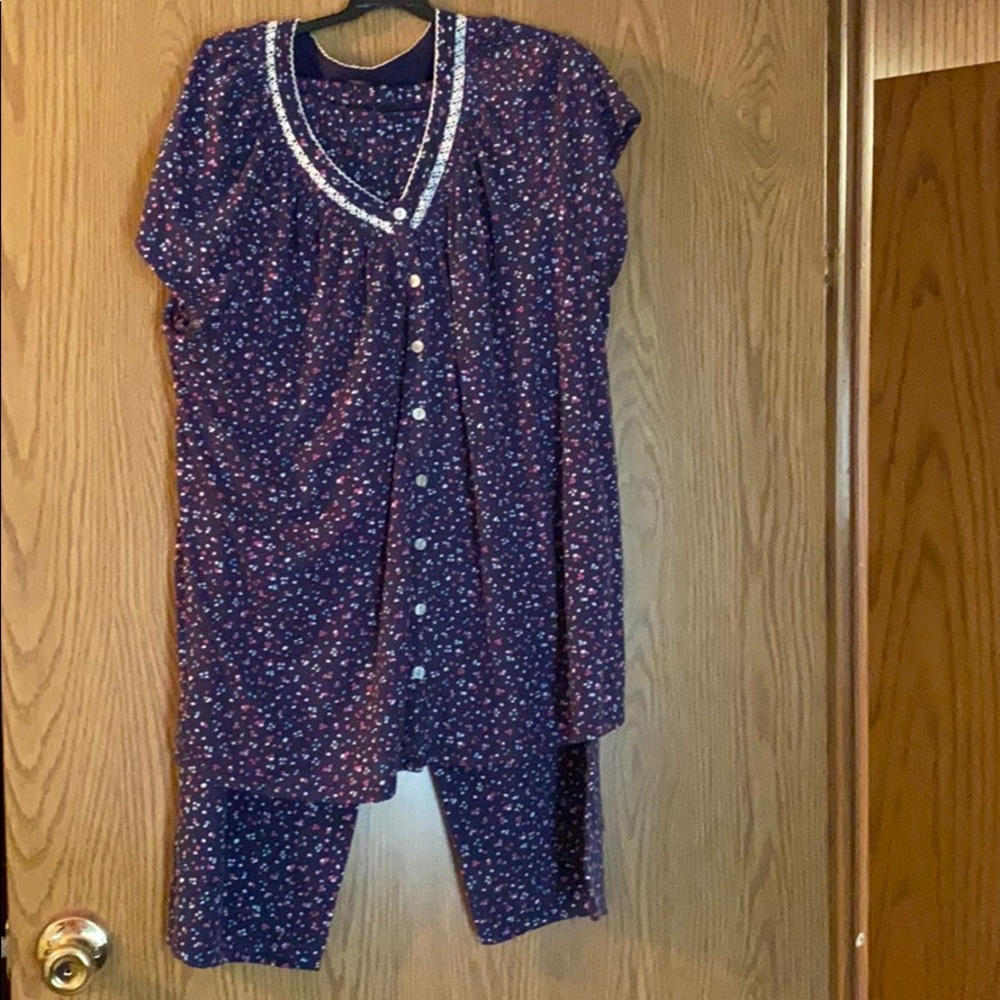 Ladies 2 piece pajamas set